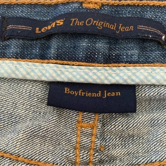 Levi’s Women's Boyfriend Denim Shorts Sz 2P - Picture 3 of 8